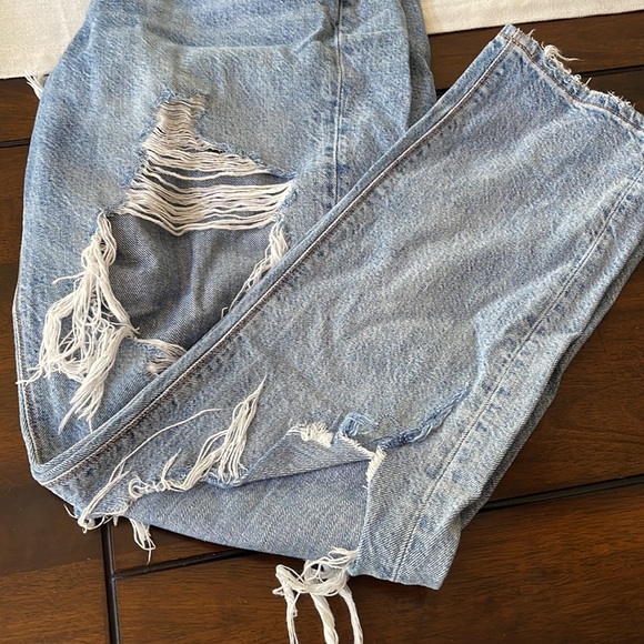 American Eagle Ripped Jeans - Picture 2 of 8